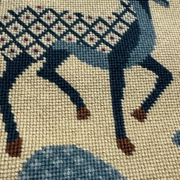 6' Gorgeous Vintage Needlepoint Tapestry - Picture 3 of 7